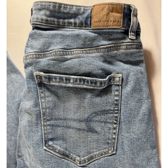 American Eagle Strigid Mom Jean Distressed Size 10 - Picture 8 of 9